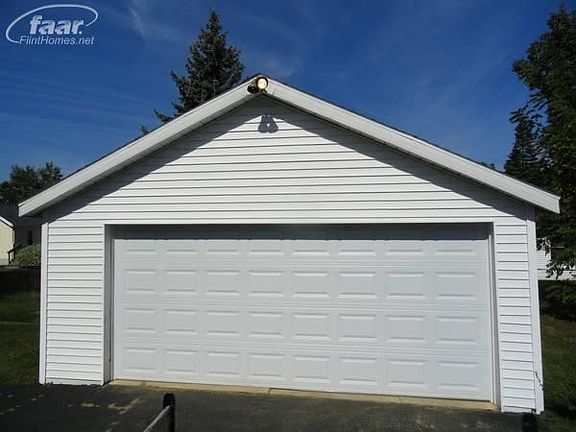 5th image of 2113 E McLean Ave