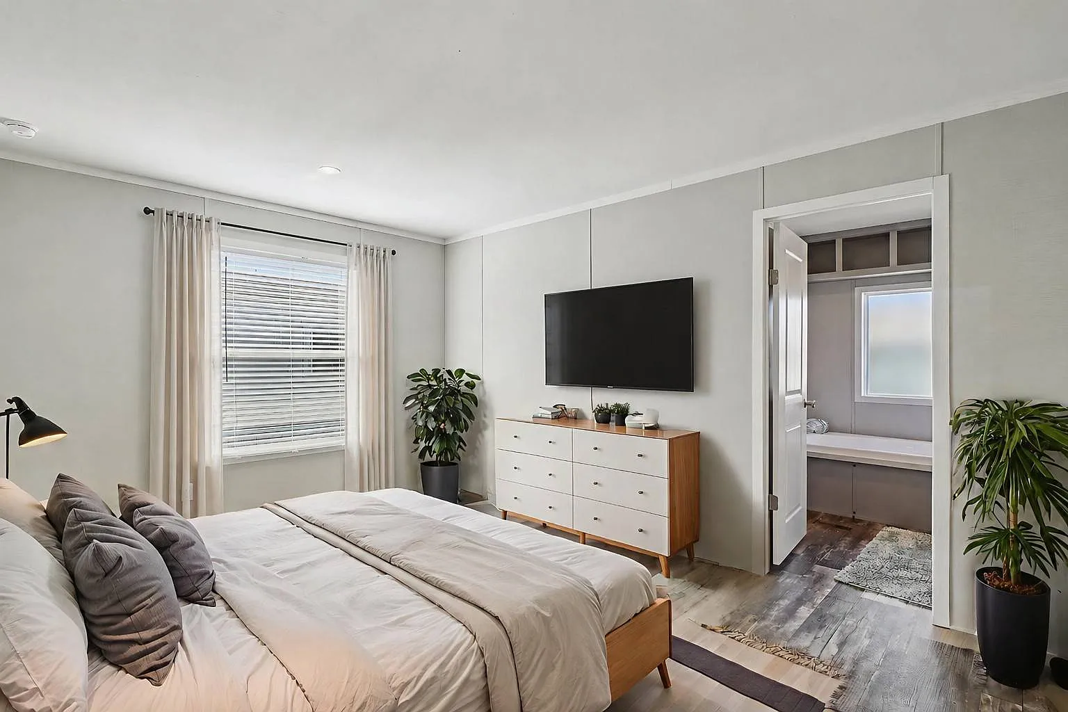 3 bed, 2.0 bath, $1,945 — Photo 4