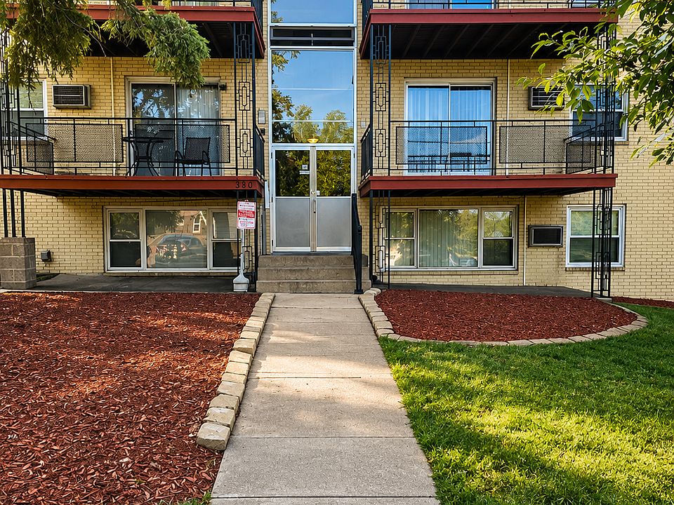1st image of 400 Larpenteur Ave W APT 4