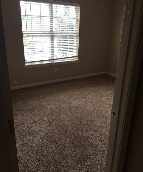 333 Bedford Cir — Photo 11