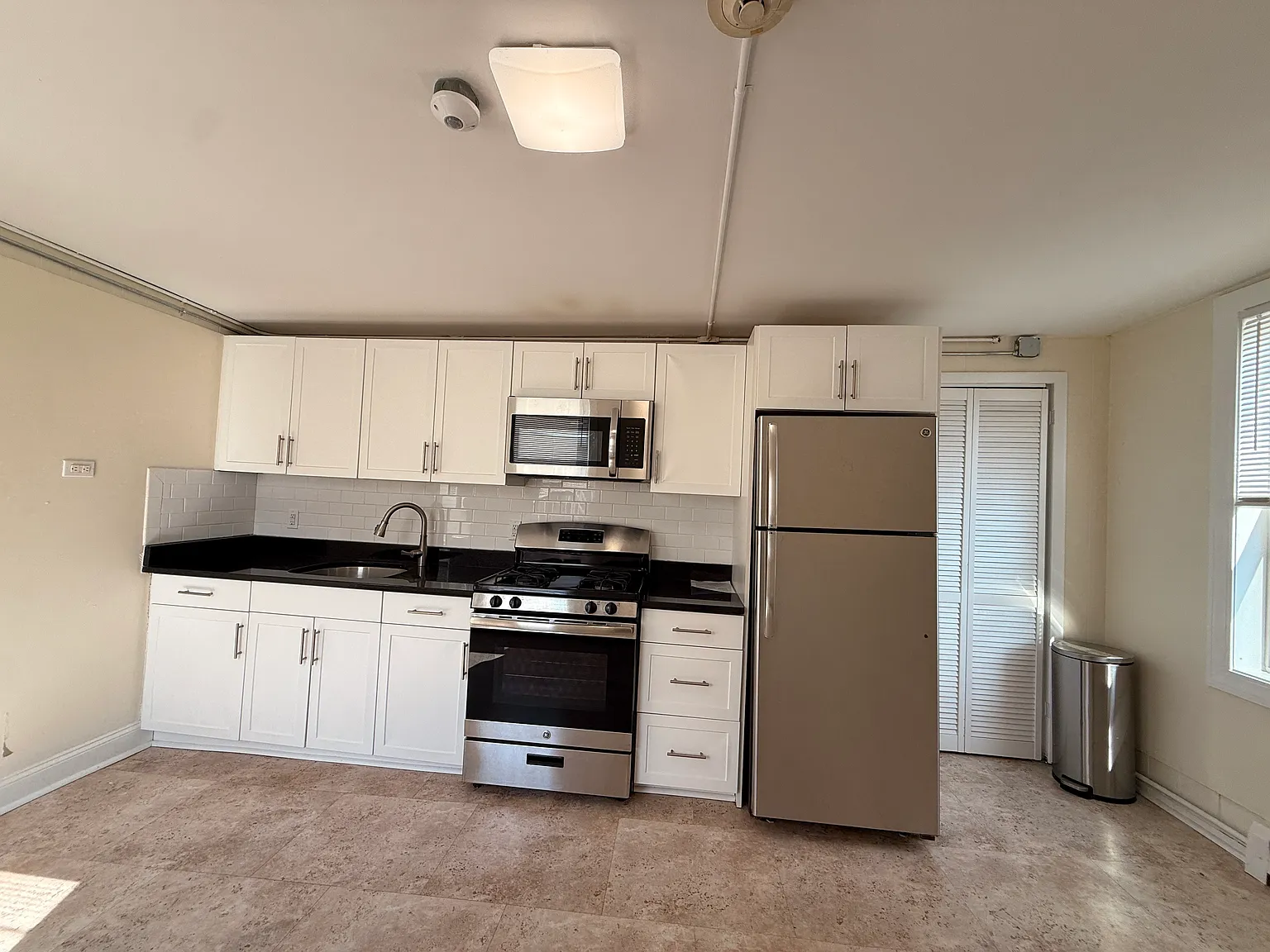 3 bed, 1500 sqft, $2,700 — Photo 1