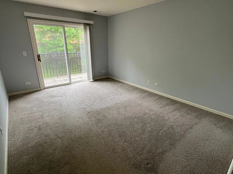 979 Kensington Dr — Photo 12