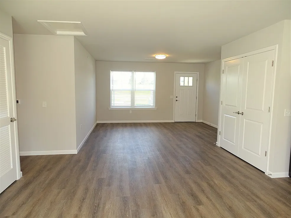 2 bed, 1031 sqft, $1,650 — Photo 3