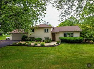 10S481 Whittington Ln, Naperville, IL 60564