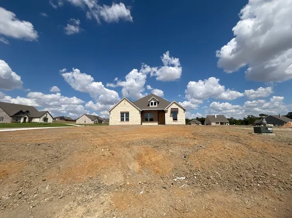 800 Monterrey Cir, Van Alstyne, TX 75495