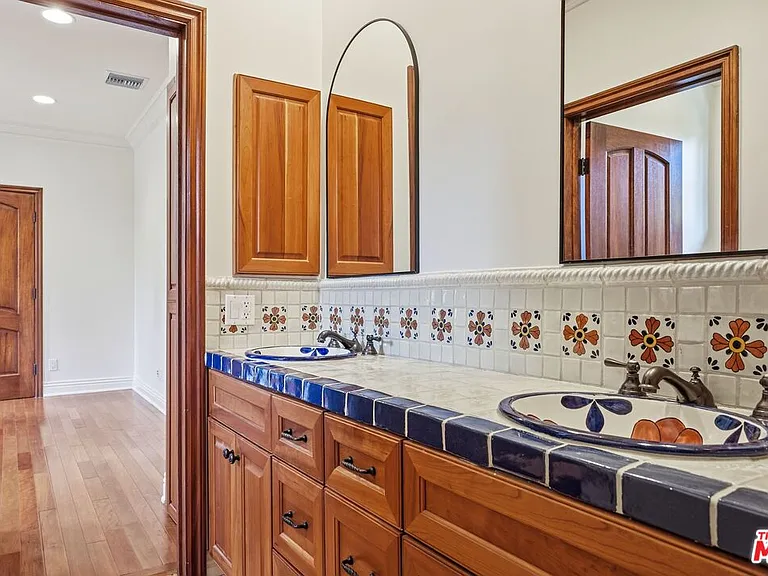 4129 Wade St — Photo 24