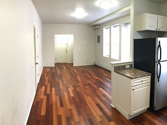 3rd image of 710 6th Ave Unit 105