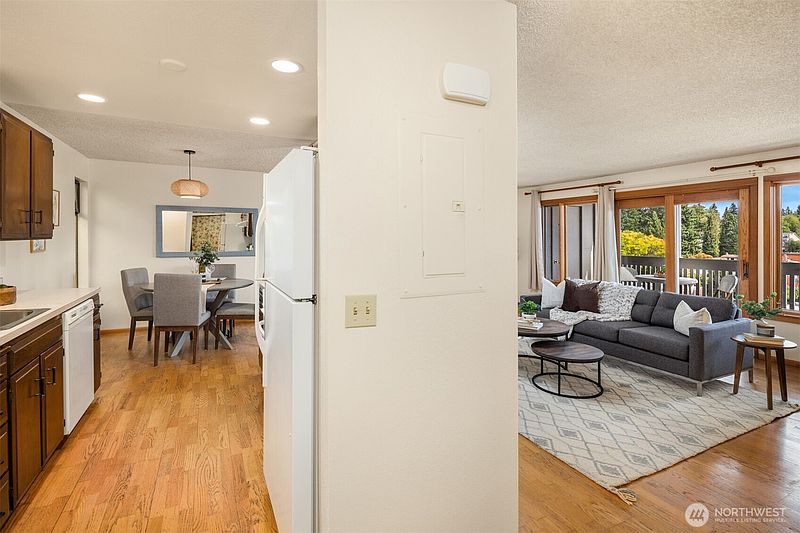 2nd image of 7064 35th Avenue NE #22