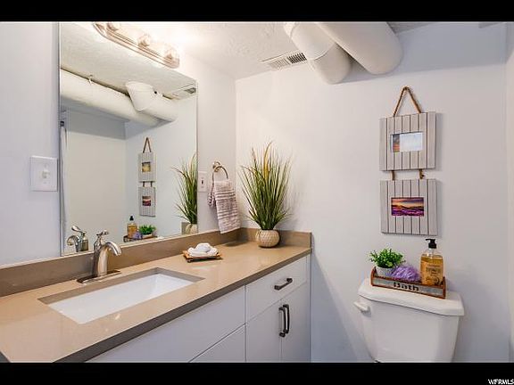 4th image of 2803 S Glenmare St #B