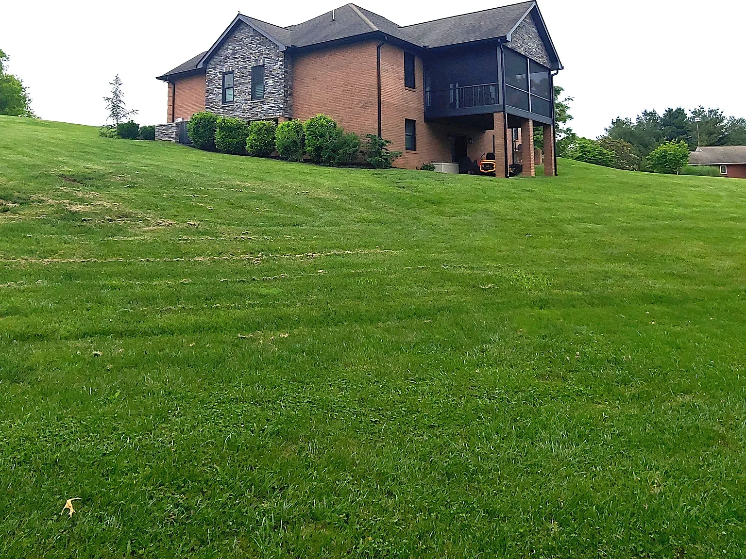 4 bed, 3486 sqft, $3,200 — Photo 3