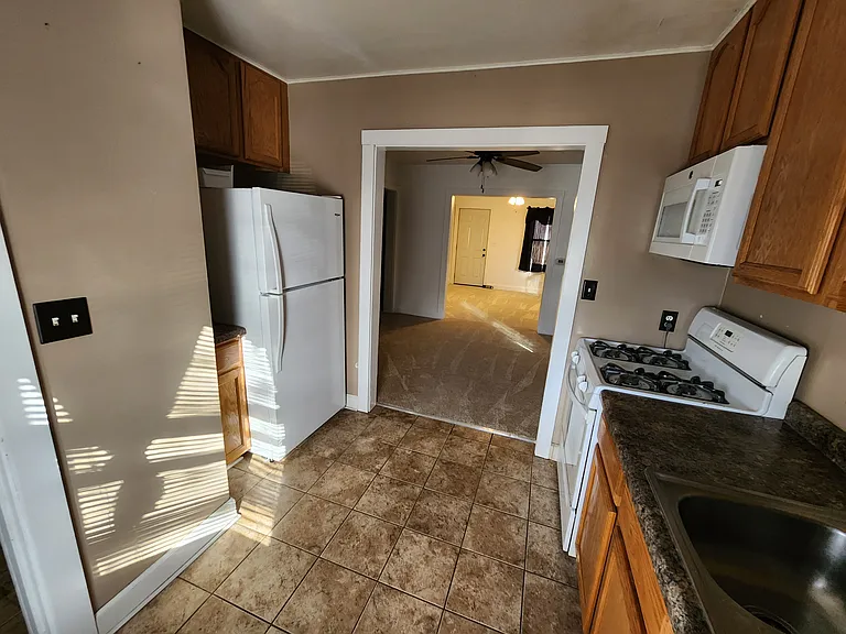 310 S Elmwood Ave — Photo 7