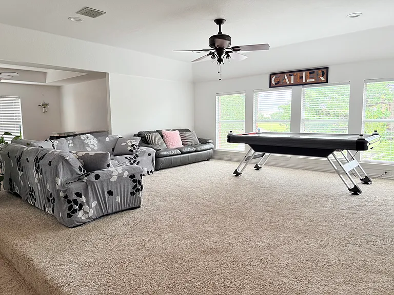 525 Abbey Ct — Photo 16