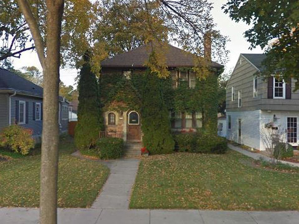 1st image of 5955 N Berkeley Blvd