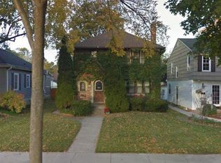 5955 N Berkeley Blvd, Whitefish Bay, WI 53217