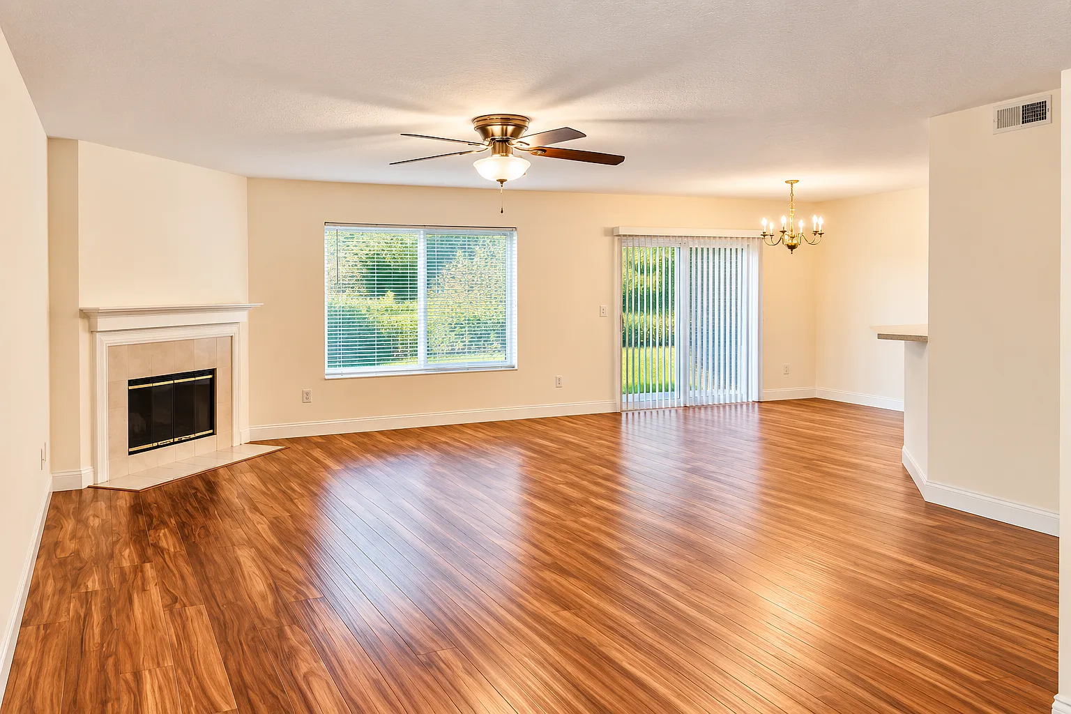 2 bed, 1129 sqft, $2,000 — Photo 4