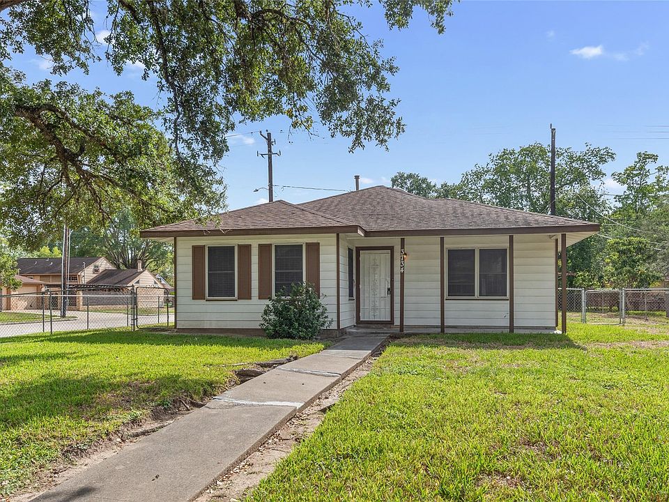 1st image of 3734 Daphne St