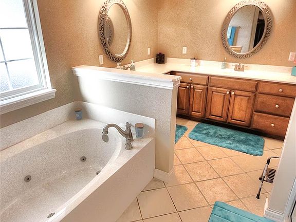 5th image of 3309 Callaway Dr