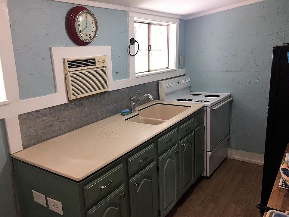 1st image of 722 E Grayson St APT 2
