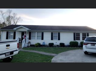 10 Windy Cove Rd, Stanton, KY 40380