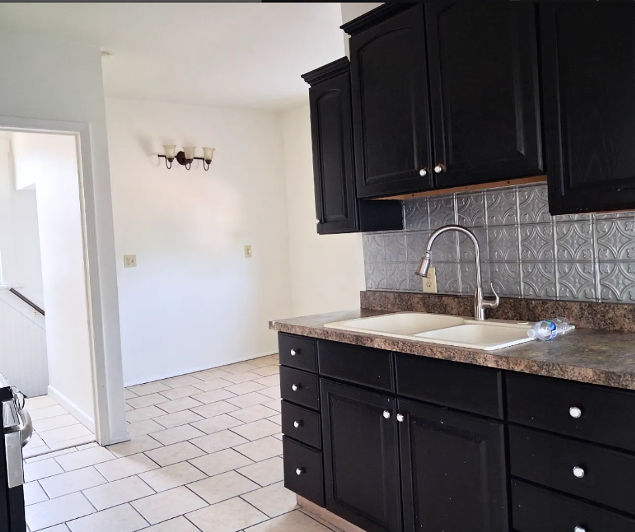 2302 W. Vine Street — Photo 1