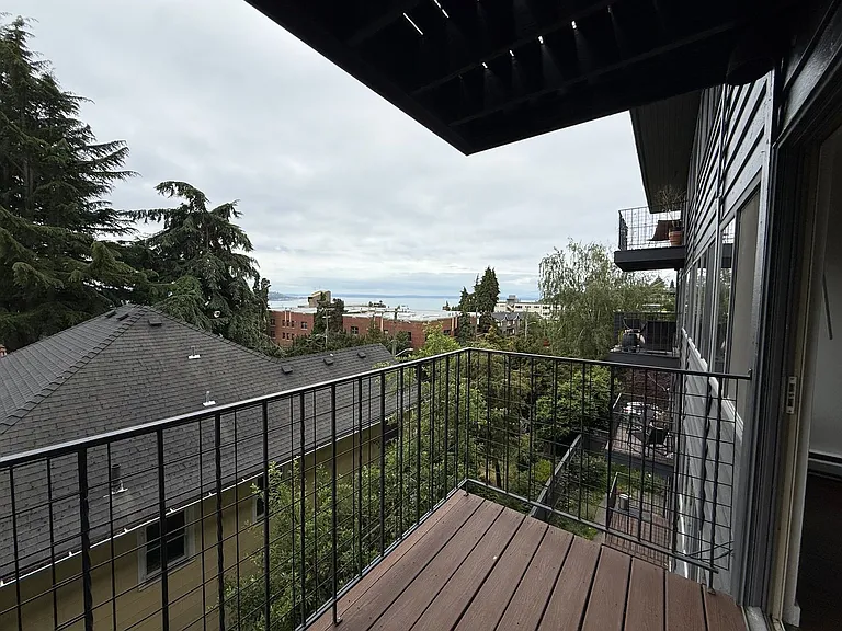 Century Terrace — Photo 34