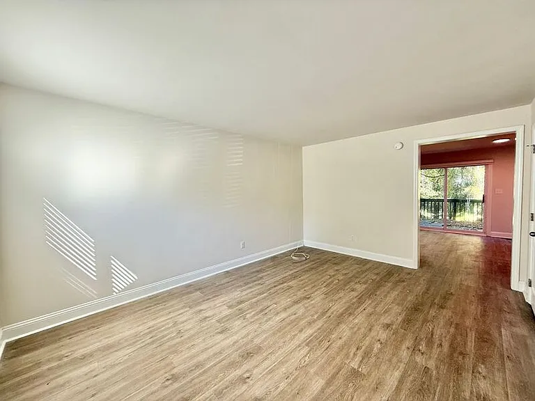 212 N Peartree Ln #C — Photo 4