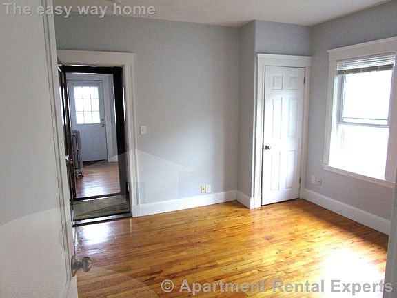 3rd image of 17 Hinsdale St Floor 2