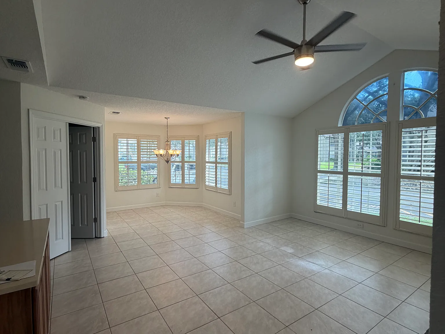 2 bed, 1155 sqft, $1,950 — Photo 2