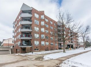 300 Keats Way #402, Waterloo, ON N2L 6E6