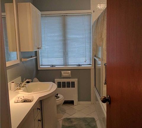 4th image of 108 Roy St