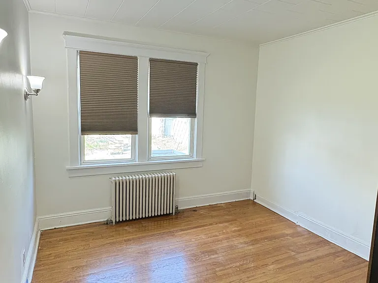 35 Lewis Pl #1 — Photo 9