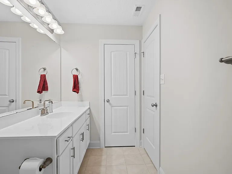 1818 Olde Towne Pointe Blvd — Photo 8