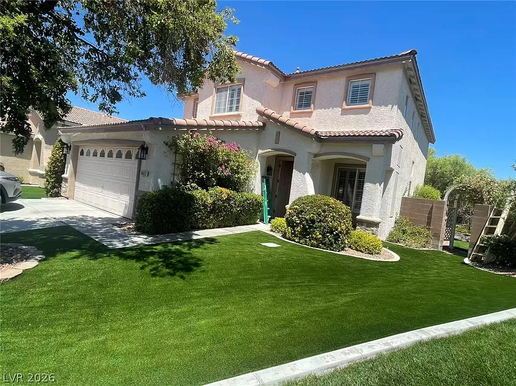 5 bed, 3.0 bath, 2273 sqft, $2,650 — Photo 2