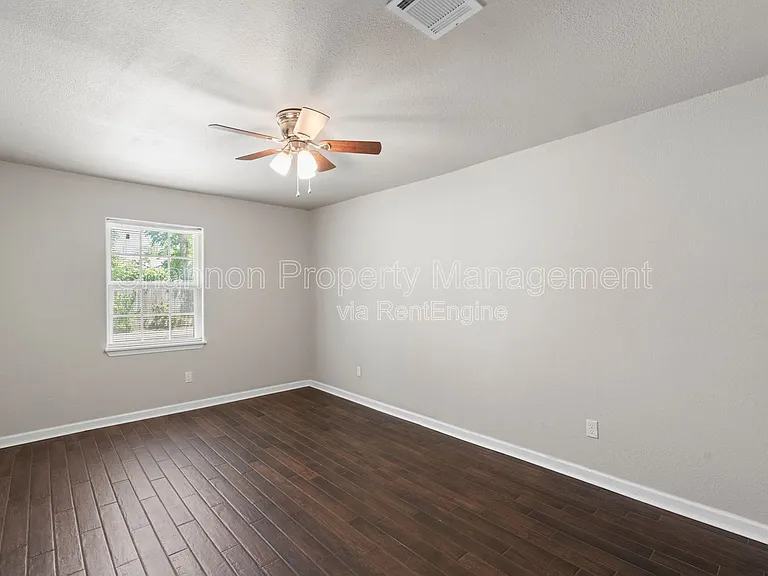 709 E 41st St — Photo 21