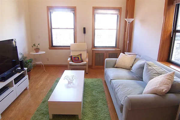 Rented by Susan Finkel, LREB | media 6