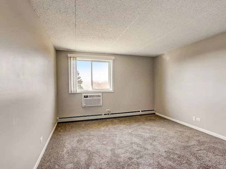 Bartlett Court Apartments — Photo 33