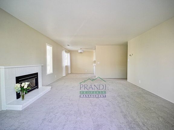 5th image of 575 Larkspur Plaza Dr APT 3