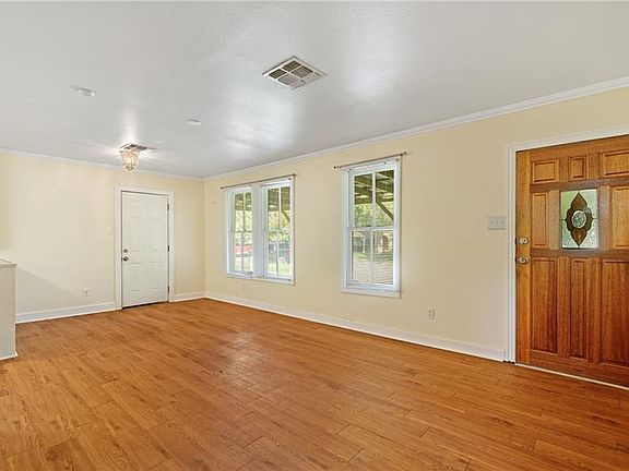 3rd image of 330 Ohio Ave