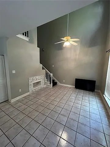 3 bed, 2.0 bath, 1355 sqft, $1,850 — Photo 2