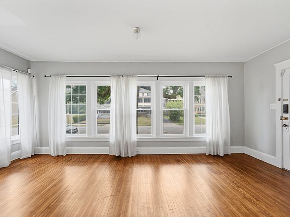 3rd image of 1668 Coventry Rd #1