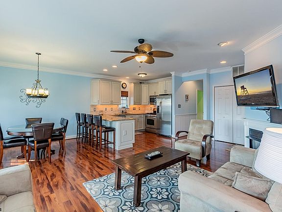2nd image of 616 Bay Ave Floor 1