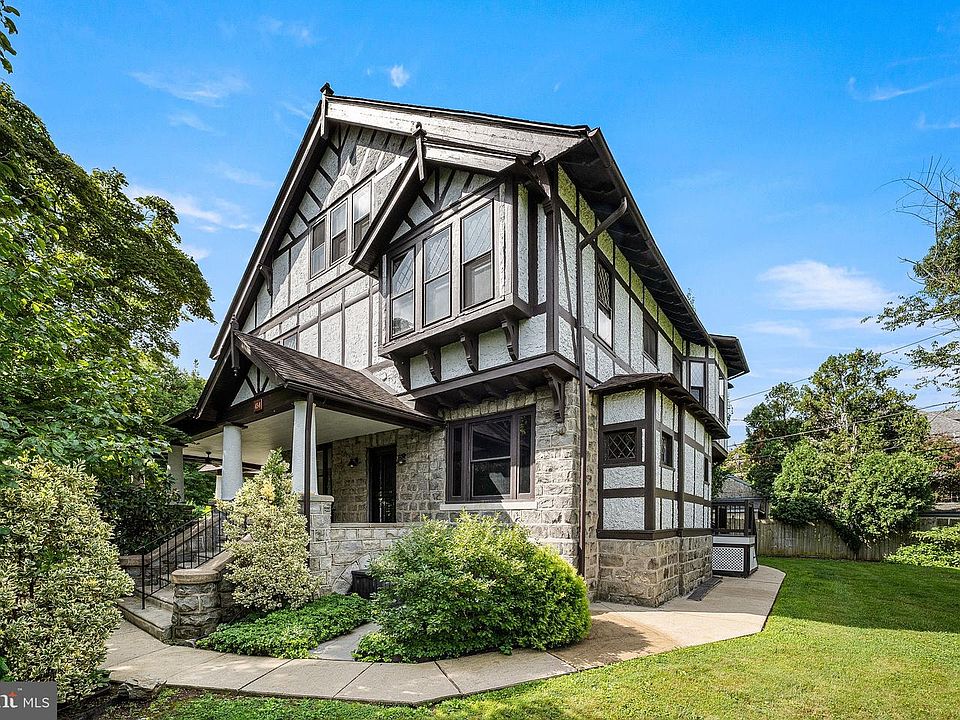 1st image of 454 Forrest Ave