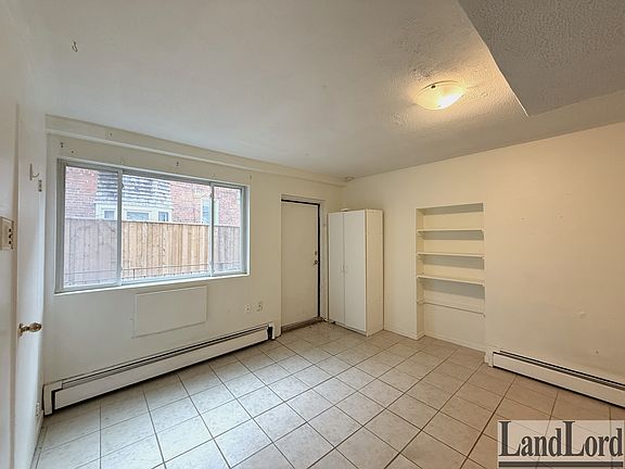 4th image of 198 Dunn Ave #203