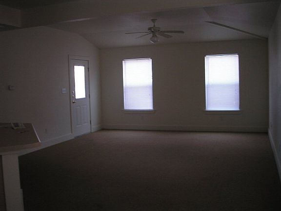 3rd image of 627 Lois St Unit 7