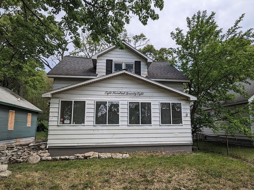 1st image of 878 E Forest Ave