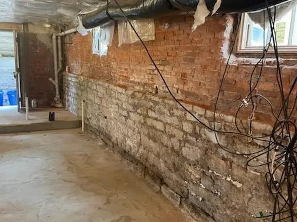 39 E 1st St, Dayton, OH 45402