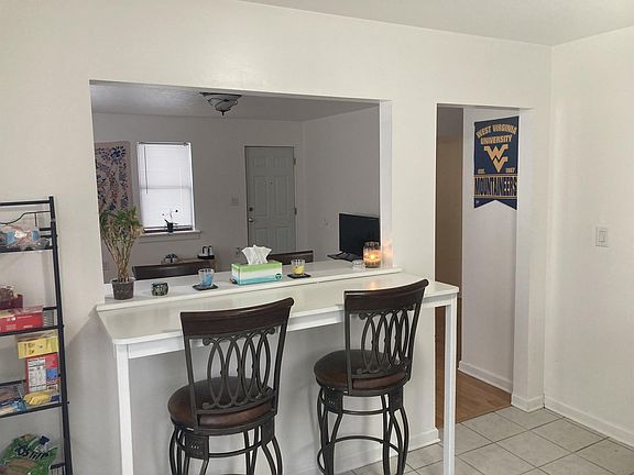 5th image of 146 Lorentz St #B