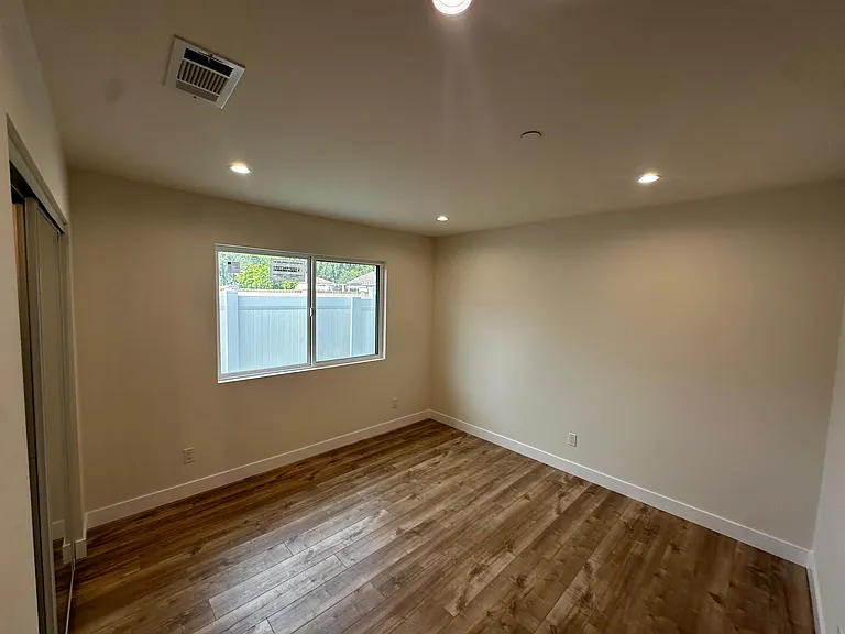 15950 Cohasset St #15950 — Photo 13