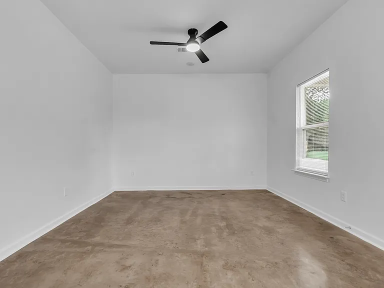 1370 Dow Pl — Photo 3