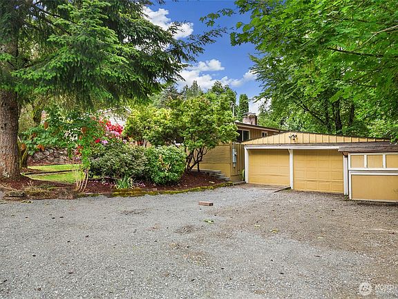 2nd image of 3815 NE 113th Street